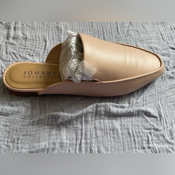 Journee Collection Akza Mule in Blush 8 WIDE - Picture 9 of 12